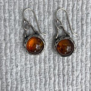 Sherry Tinsman silver earrings with amber stones